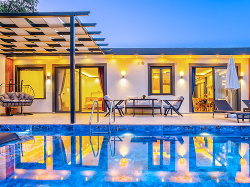  gece  -  Kasım
  | Kalkan İslamlar Muhafazakar Villa (4 Kişilik, Korunaklı Havuzlu, Jakuzili Seçenekli)